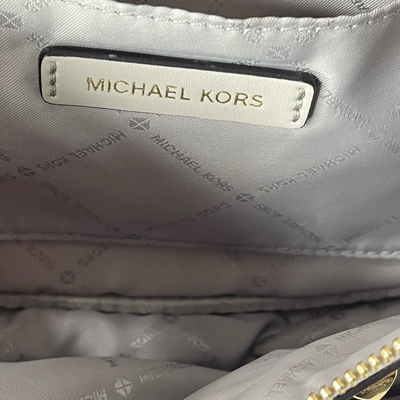 Michael Kors Kenly Studded Waist Pack Crossbody Taupe Travel Casual - Picture 9 of 12